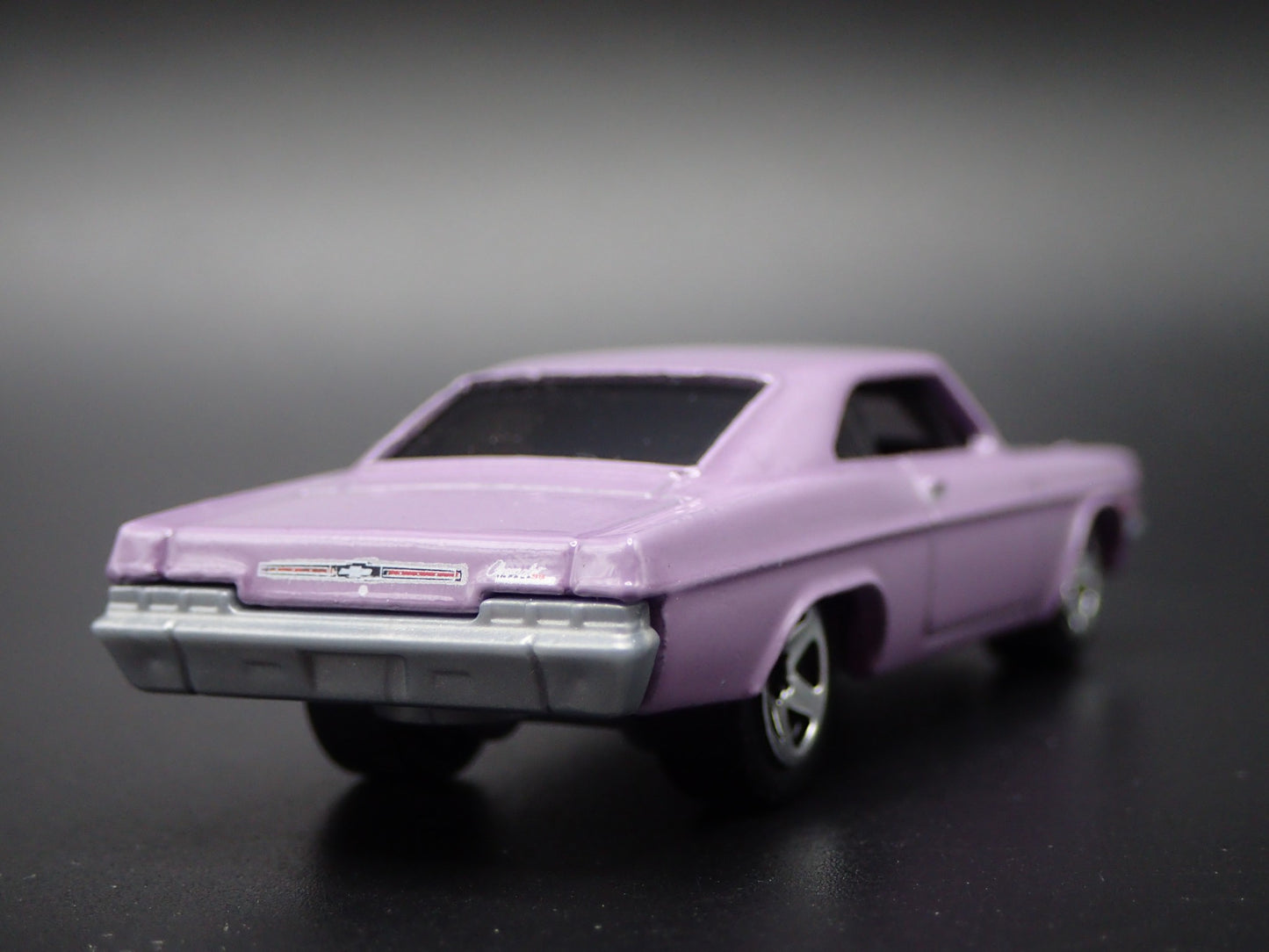 1966 66 CHEVY CHEVROLET IMPALA PURPLE 1:64 SCALE DIORAMA DIECAST MODEL CAR