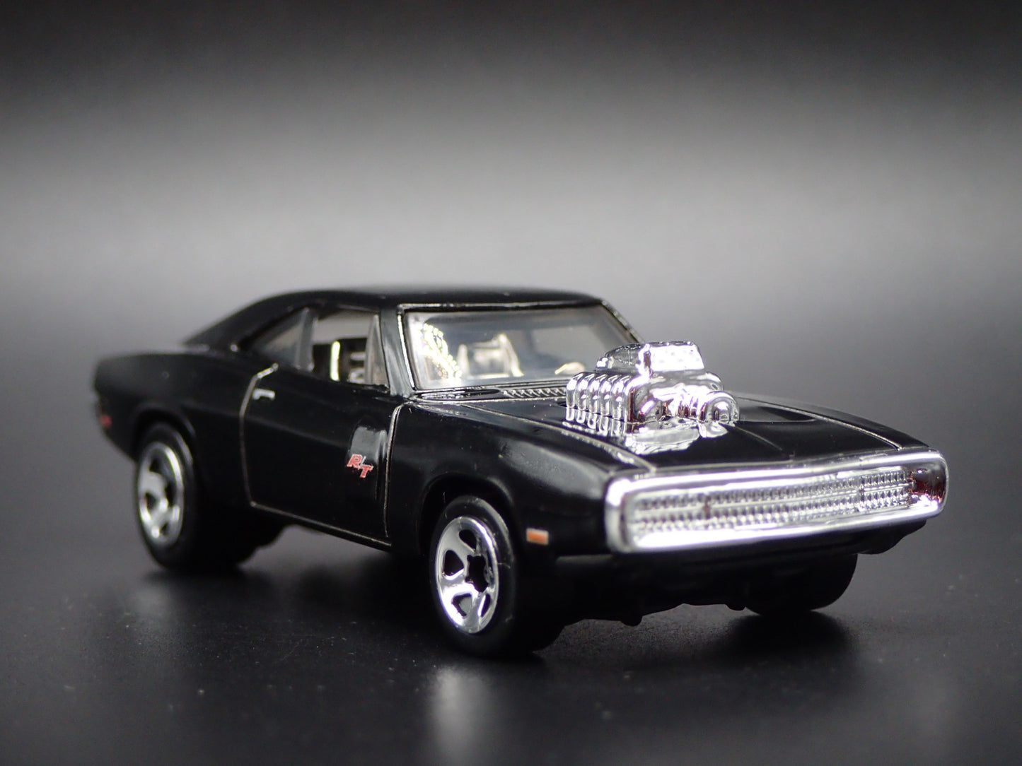 1970 70 DODGE CHARGER RT BLACK 1/64 SCALE COLLECTIBLE DIORAMA DIECAST MODEL CAR