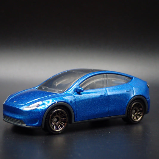 2020-2025 TESLA MODEL Y SUV 1:64 SCALE COLLECTIBLE DIORAMA DIECAST MODEL CAR