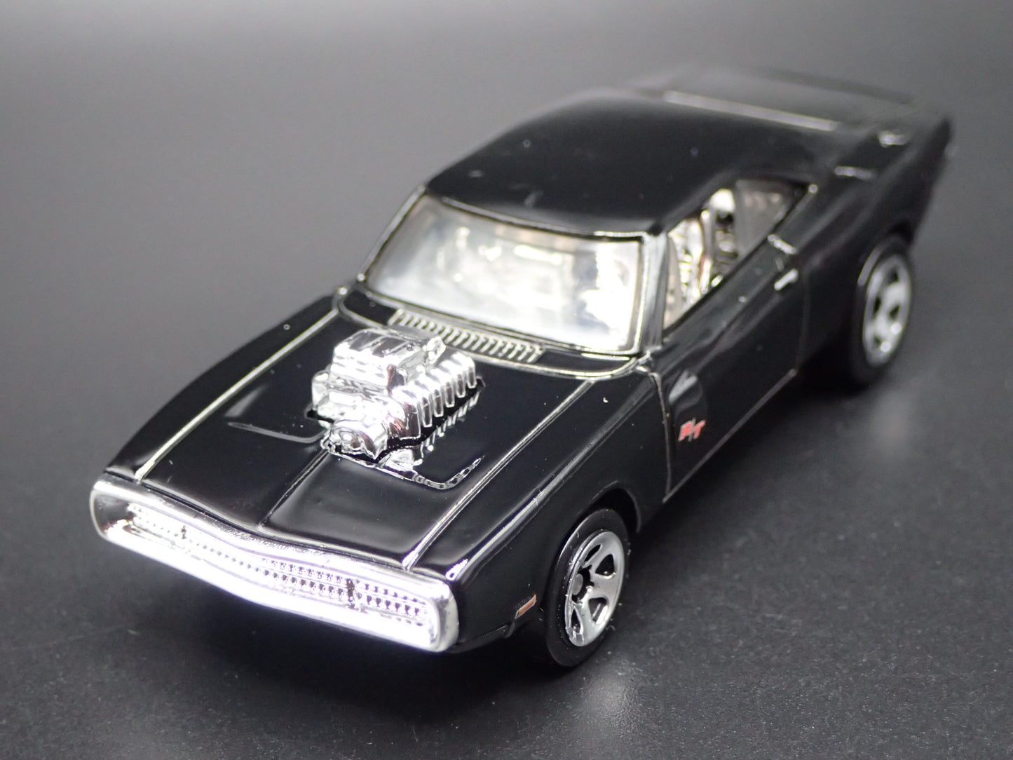 1970 70 DODGE CHARGER RT BLACK 1/64 SCALE COLLECTIBLE DIORAMA DIECAST MODEL CAR