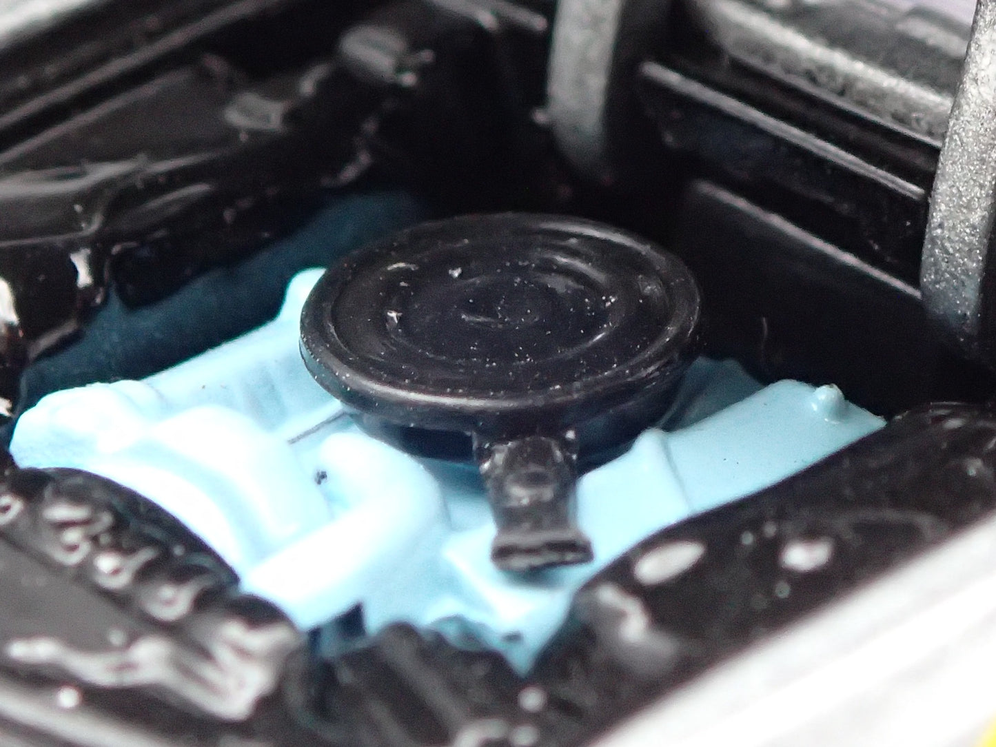 1976 76 PLYMOUTH VOLARE ROAD RUNNER SILVER 1/64 SCALE DIORAMA DIECAST MODEL CAR