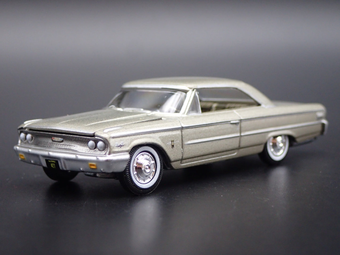 1963 63 FORD GALAXIE 500 RARE 1/64 SCALE COLLECTIBLE DIORAMA DIECAST MODEL CAR
