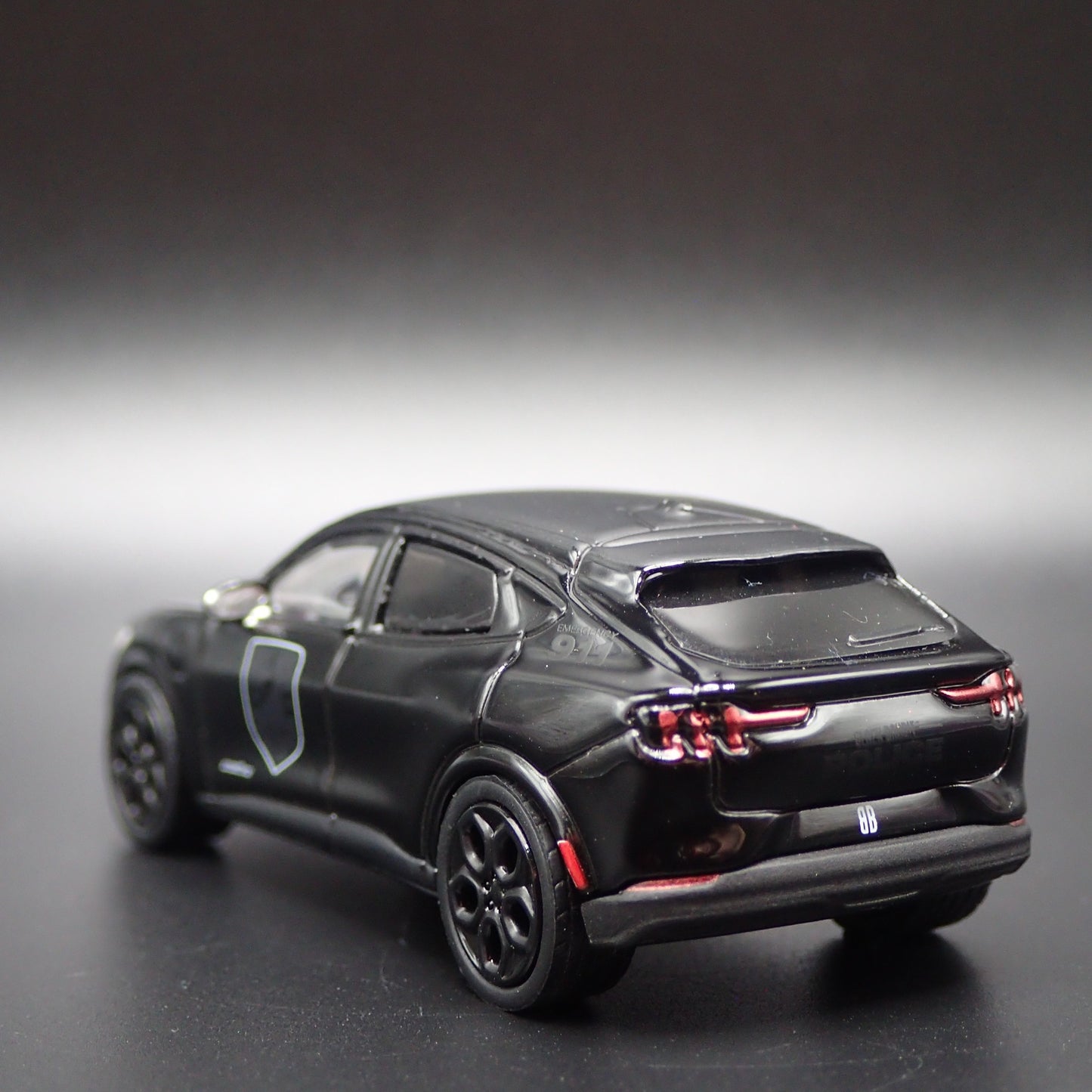 2021-2025 FORD MUSTANG MACH E GT ELECTRIC 1/64 SCALE DIORAMA DIECAST MODEL CAR