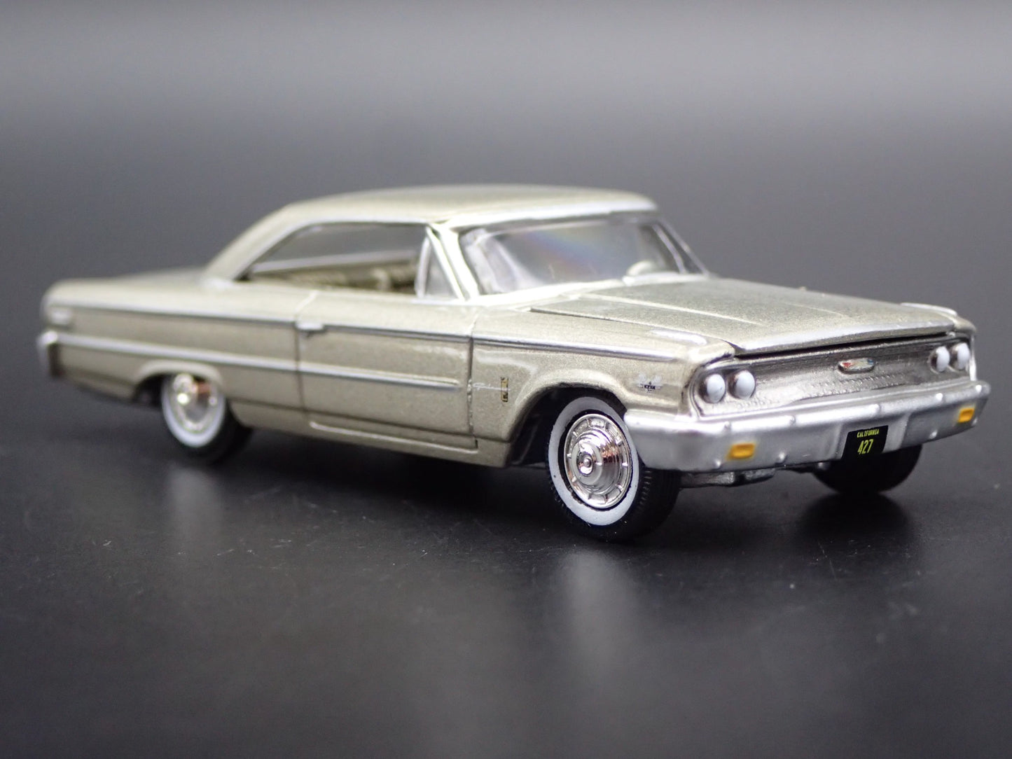 1963 63 FORD GALAXIE 500 RARE 1/64 SCALE COLLECTIBLE DIORAMA DIECAST MODEL CAR