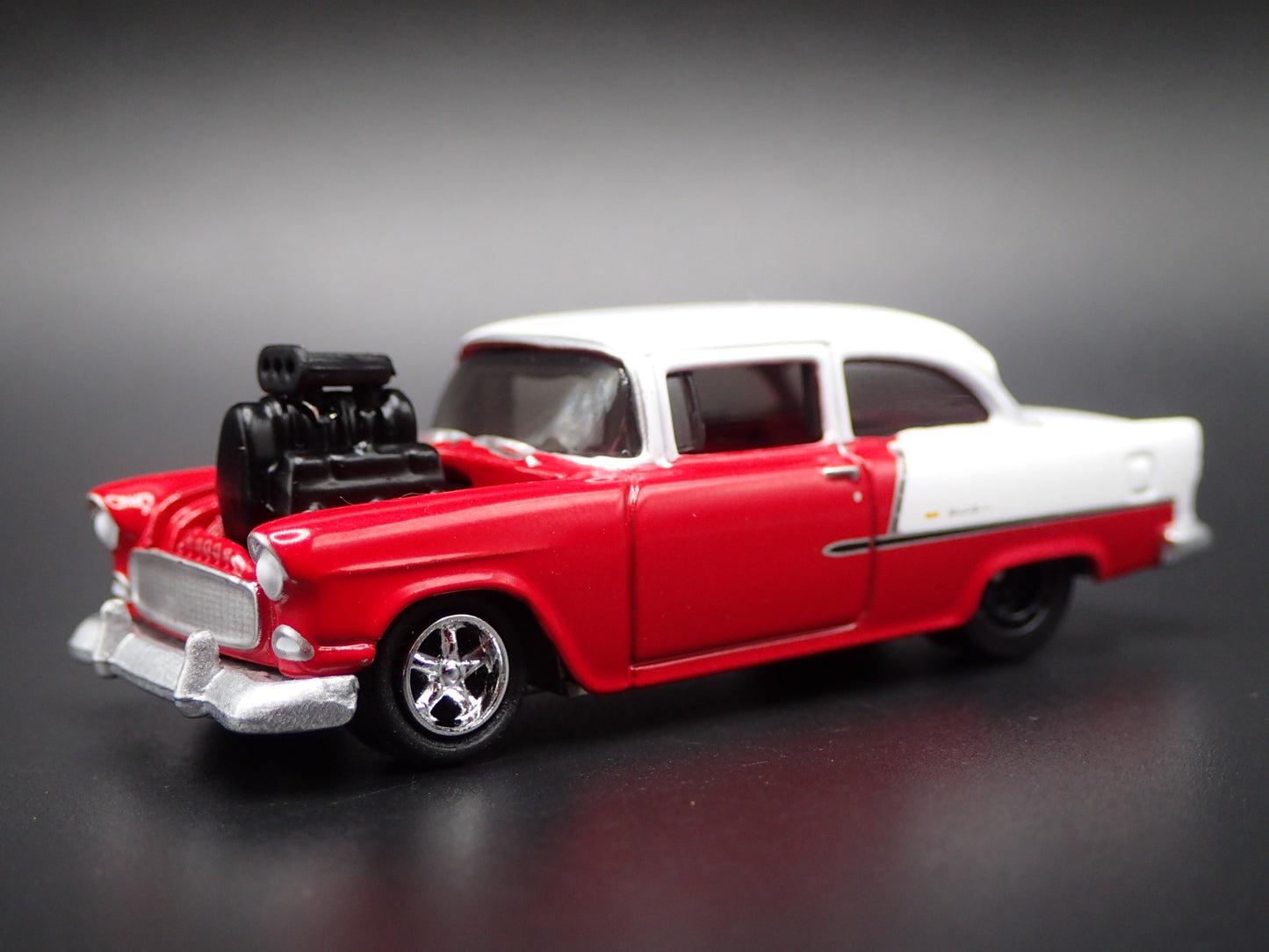1955 55 CHEVY CHEVROLET BEL AIR RED 1:64 SCALE DIORAMA DIECAST MODEL CAR