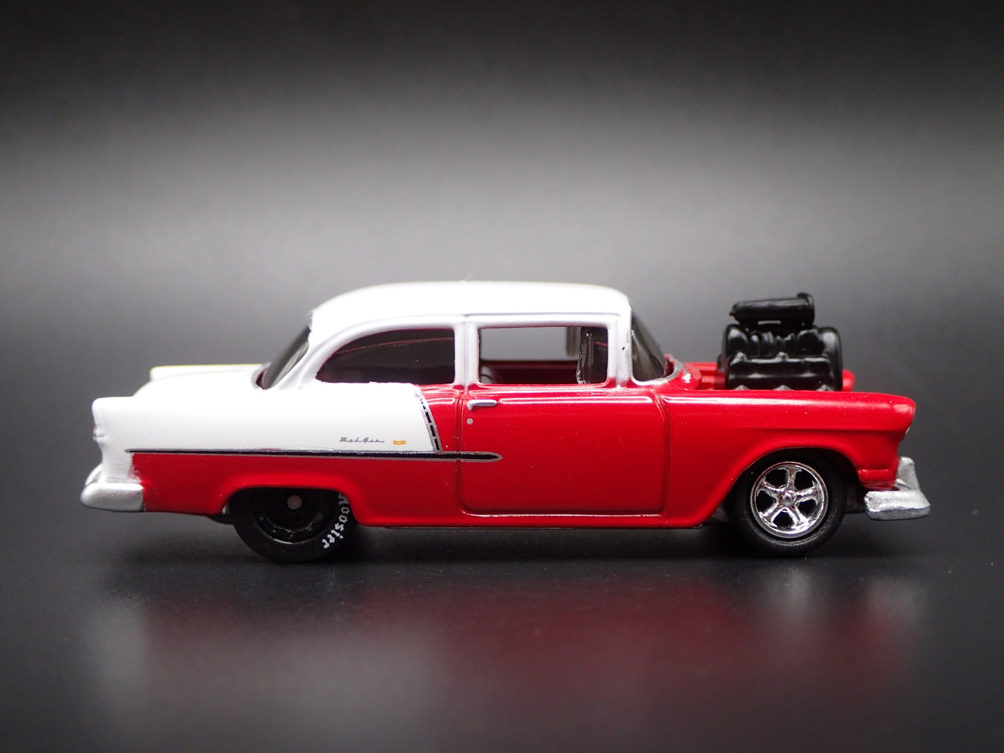 1955 55 CHEVY CHEVROLET BEL AIR RED 1:64 SCALE DIORAMA DIECAST MODEL CAR