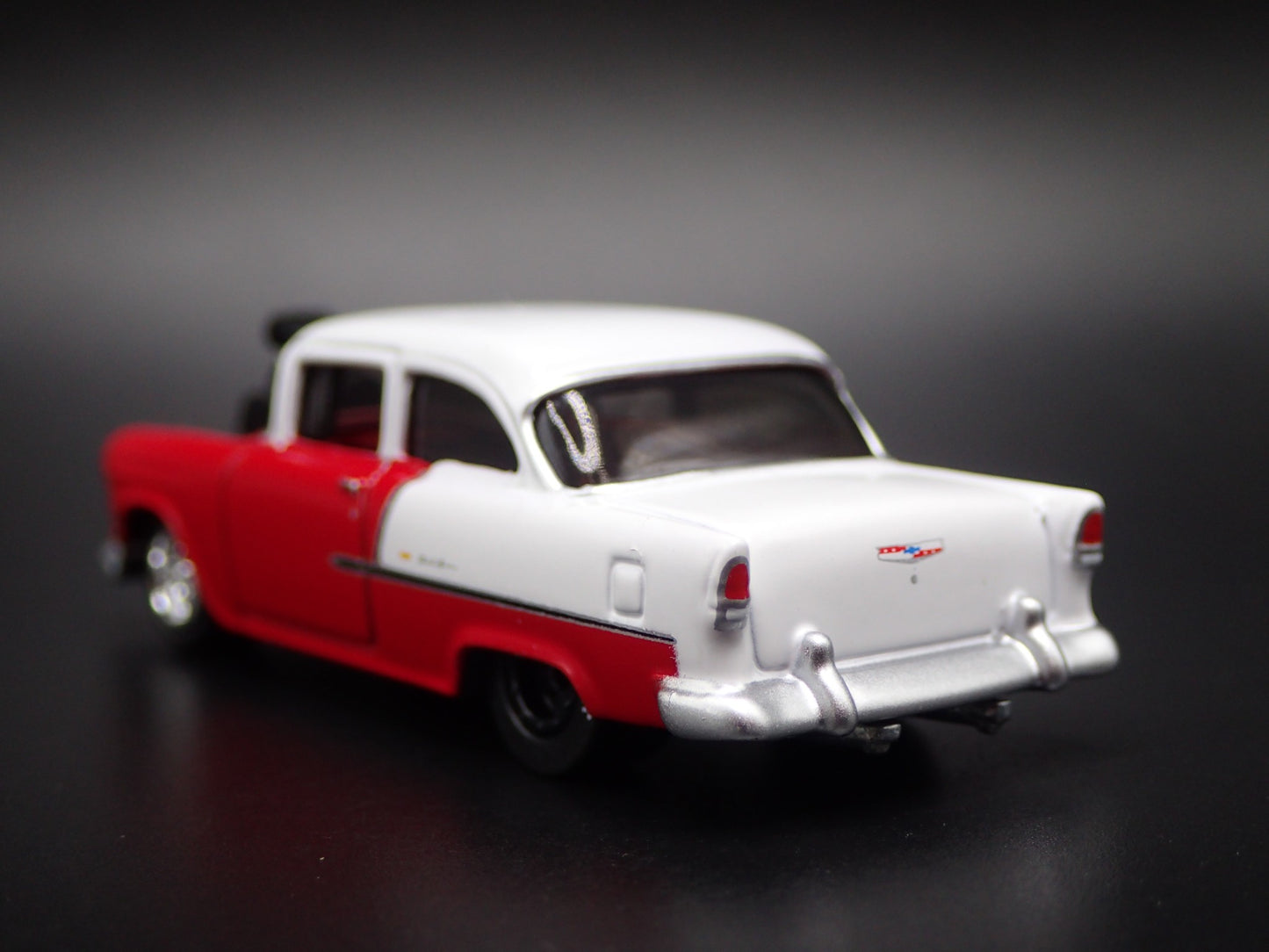 1955 55 CHEVY CHEVROLET BEL AIR RED 1:64 SCALE DIORAMA DIECAST MODEL CAR