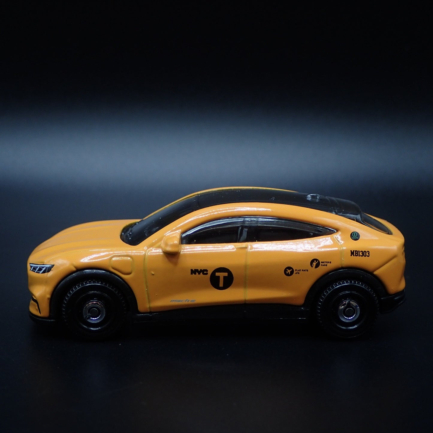 2021-2025 FORD MUSTANG MACH E ELECTRIC SUV NYC TAXI 1/64 SCALE DIECAST MODEL CAR