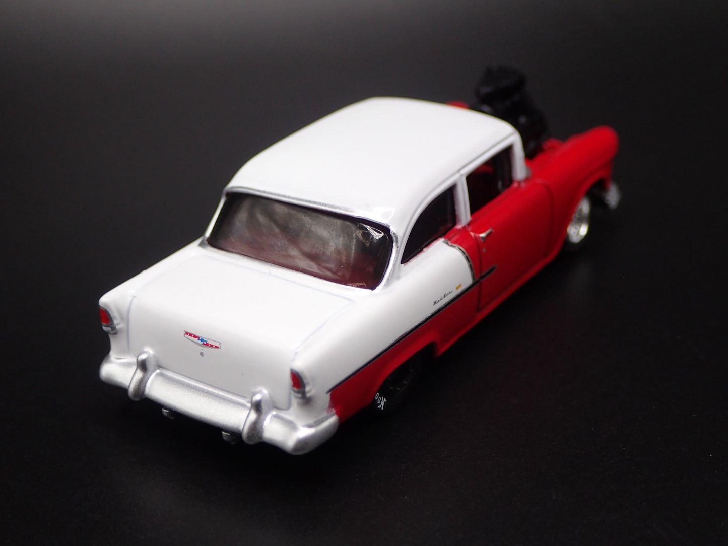 1955 55 CHEVY CHEVROLET BEL AIR RED 1:64 SCALE DIORAMA DIECAST MODEL CAR