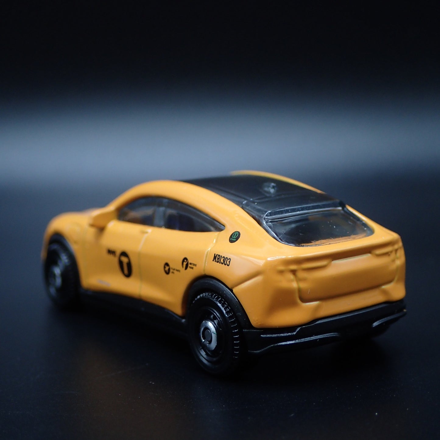 2021-2025 FORD MUSTANG MACH E ELECTRIC SUV NYC TAXI 1/64 SCALE DIECAST MODEL CAR