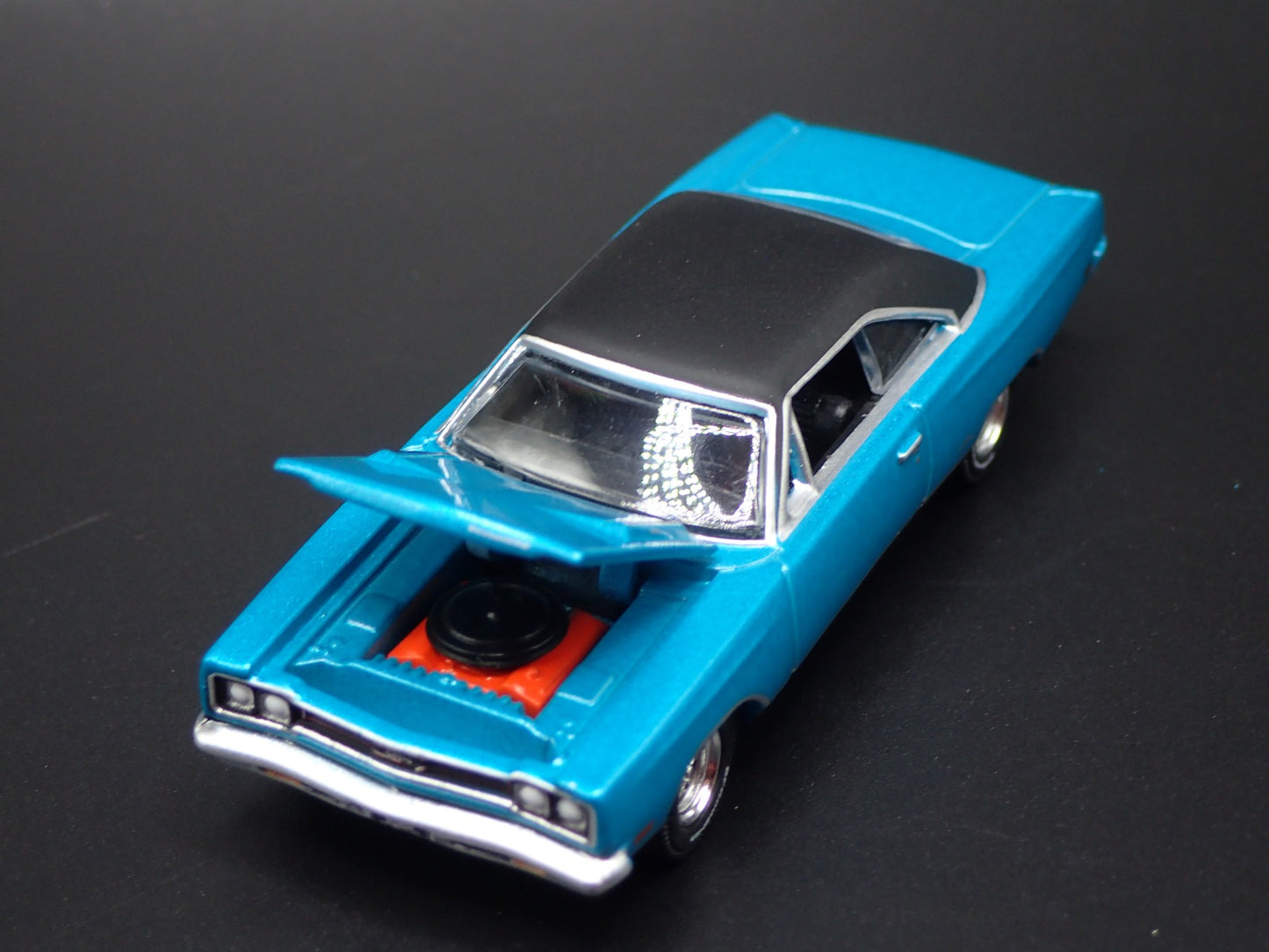 1969 69 PLYMOUTH HEMI GTX TEAL 1:64 SCALE COLLECTIBLE DIORAMA DIECAST MODEL CAR