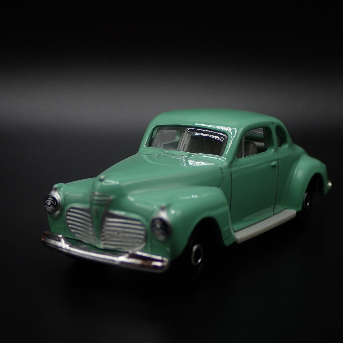 1941 41 PLYMOUTH COUPE 2 DOOR 1/64 SCALE COLLECTIBLE DIORAMA DIECAST MODEL CAR