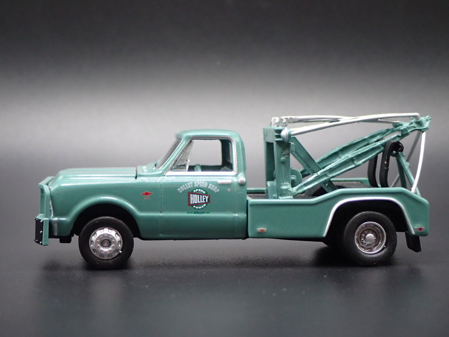 1967 CHEVY CHEVROLET C30 WRECKER TOW TRUCK HOLLEY 1:64 SCALE DIECAST MODEL CAR