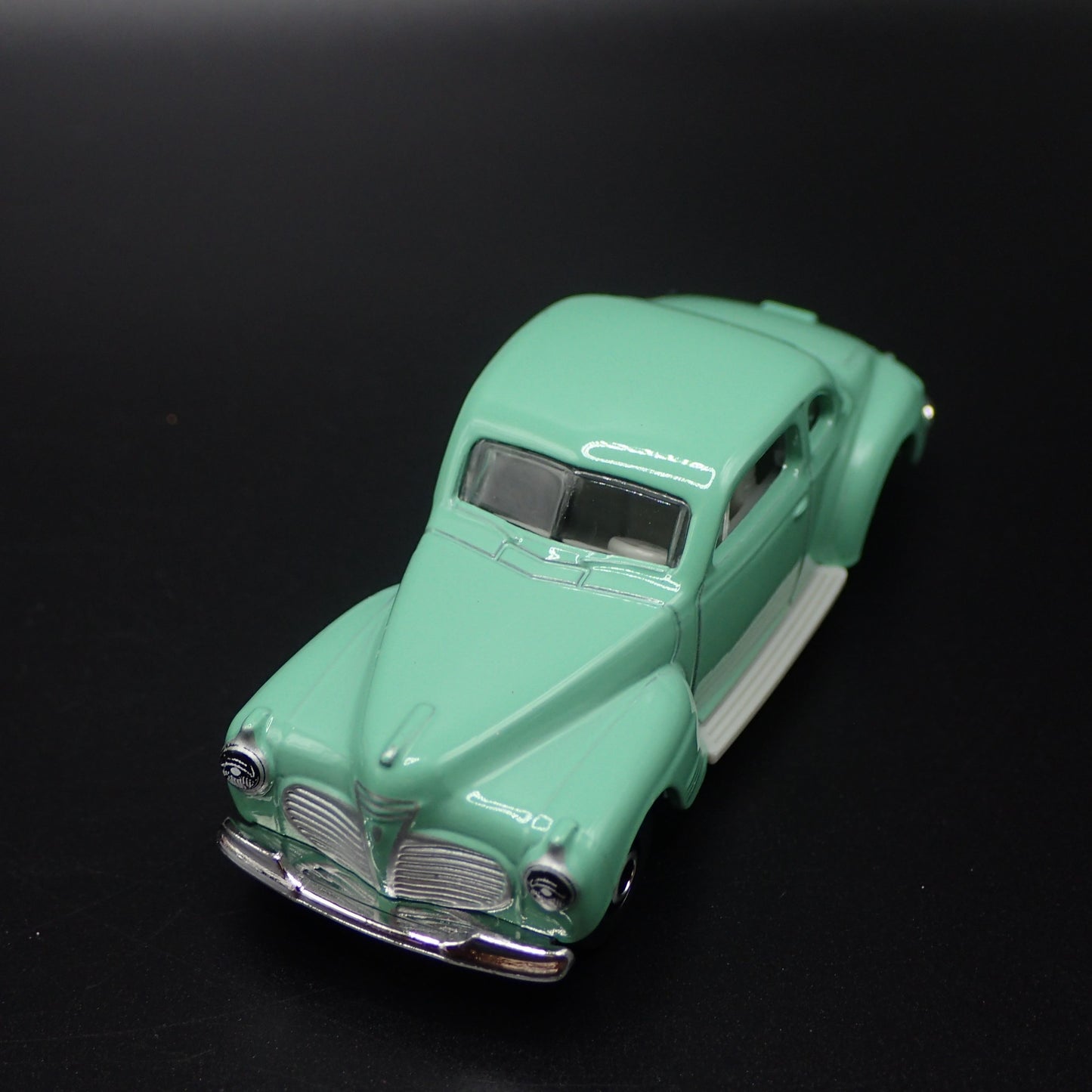 1941 41 PLYMOUTH COUPE 2 DOOR 1/64 SCALE COLLECTIBLE DIORAMA DIECAST MODEL CAR