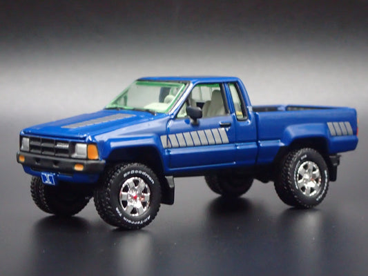 1985 85 TOYOTA SR5 PICKUP TRUCK w HITCH BLUE 1/64 SCALE DIECAST MODEL CAR
