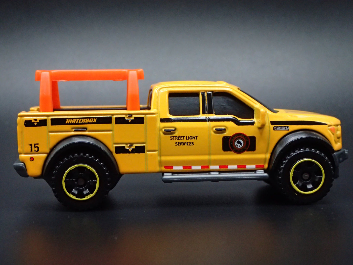 2015 - 2020 FORD F150 TRUCK STREET LIGHT SERVICES 1:64 SCALE DIECAST MODEL CAR