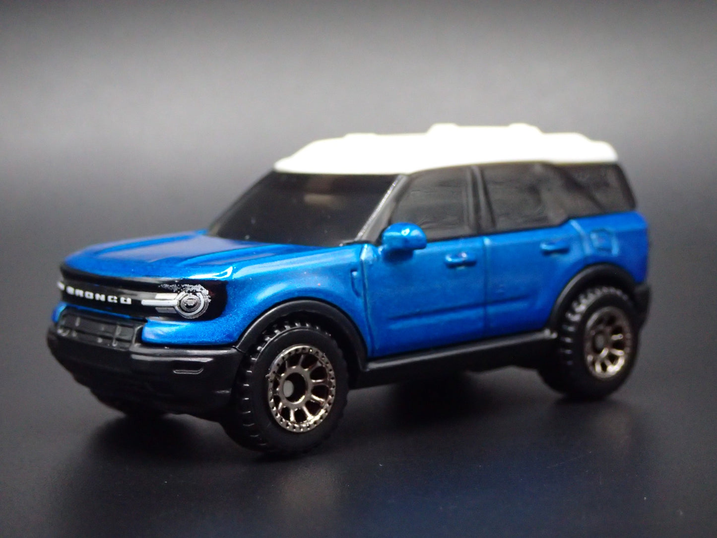 2021-2025 FORD BRONCO SPORT 1:64 MB SCALE COLLECTIBLE DIORAMA DIECAST MODEL CAR
