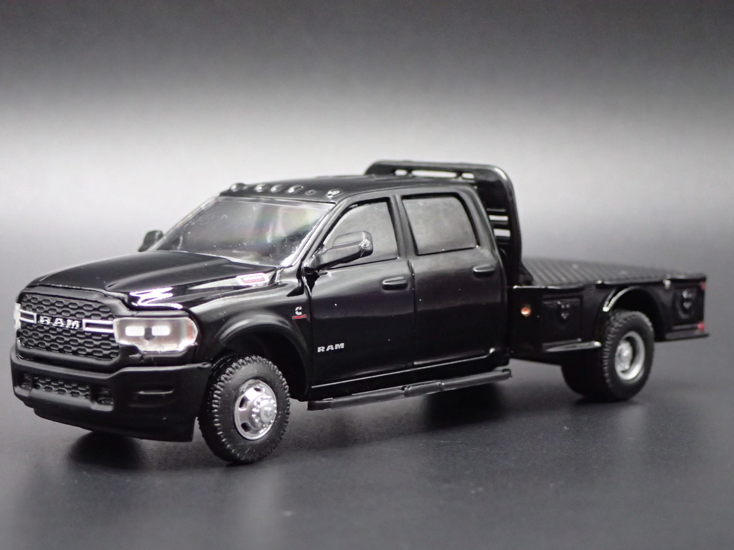 2019-2025 RAM 3500 DUALLY FLATBED TRUCK w HITCH 1/64 SCALE DIECAST MODEL CAR