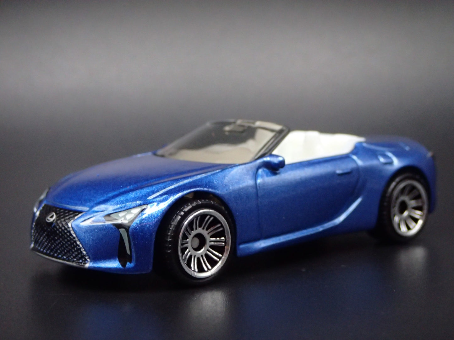 2018-2025 LEXUS LC 500 CONVERTIBLE BLUE 1/64 SCALE DIORAMA DIECAST MODEL CAR
