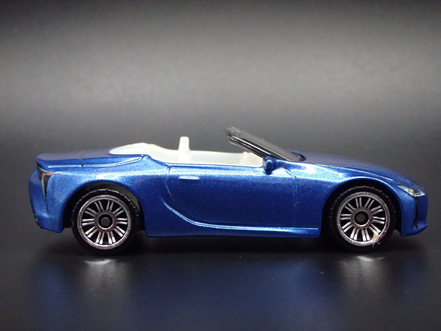 2018-2025 LEXUS LC 500 CONVERTIBLE BLUE 1/64 SCALE DIORAMA DIECAST MODEL CAR