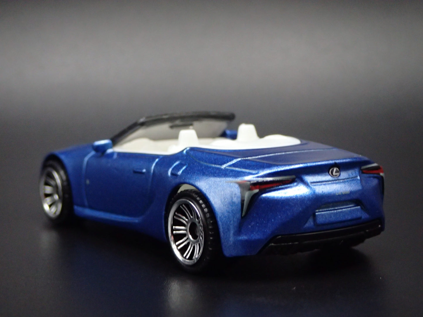 2018-2025 LEXUS LC 500 CONVERTIBLE BLUE 1/64 SCALE DIORAMA DIECAST MODEL CAR