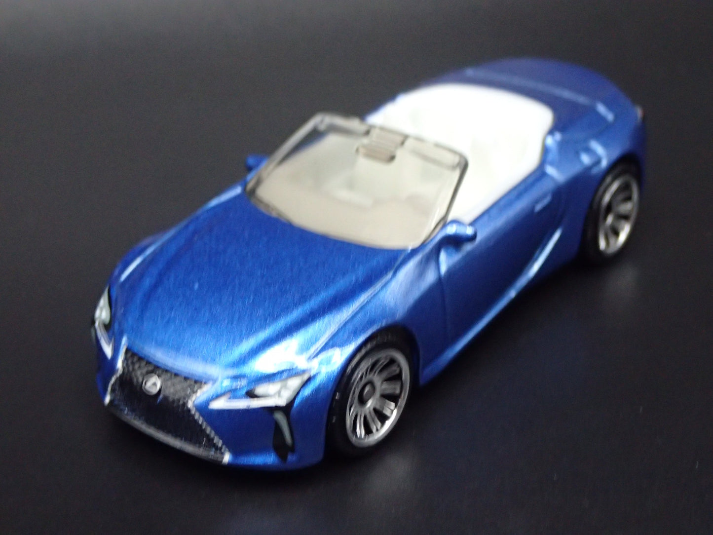2018-2025 LEXUS LC 500 CONVERTIBLE BLUE 1/64 SCALE DIORAMA DIECAST MODEL CAR