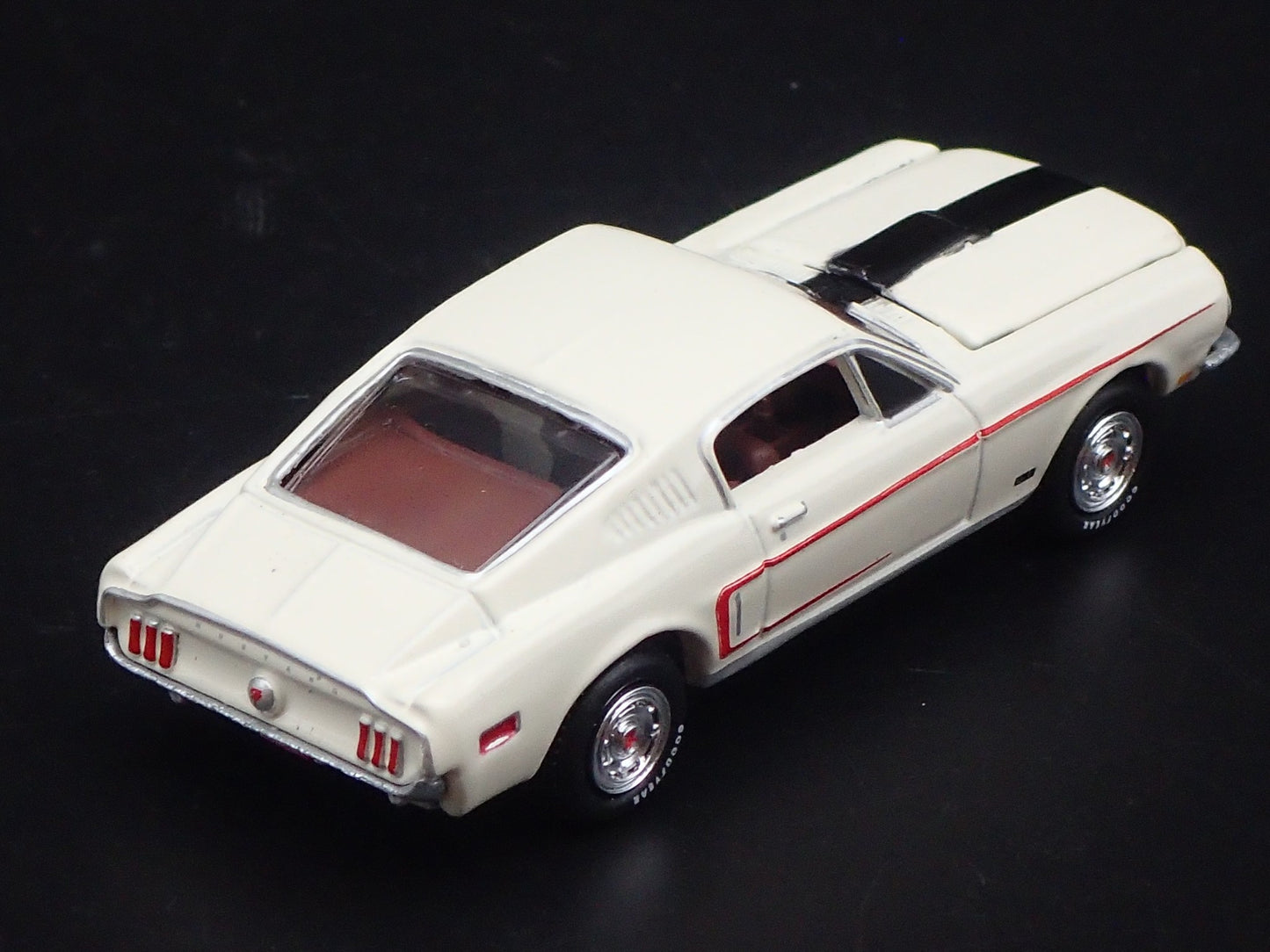 1968 68 FORD MUSTANG GT FASTBACK WHITE 1:64 SCALE COLLECTIBLE DIECAST MODEL CAR