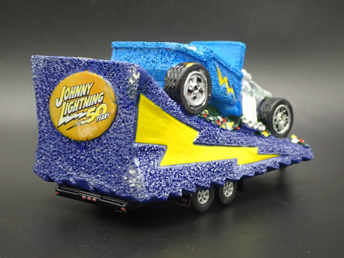 JOHNNY LIGHTNING 50TH ANV PARADE TRAILER W/ HITCH 1:64 SCALE POLYRESIN MODEL CAR