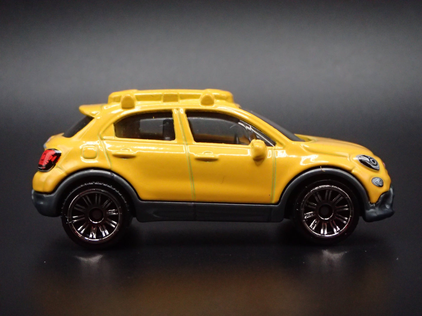 2015-2024 FIAT 500X 4 FOUR DOOR YELLOW 1/64 SCALE COLLECTIBLE DIECAST MODEL CAR