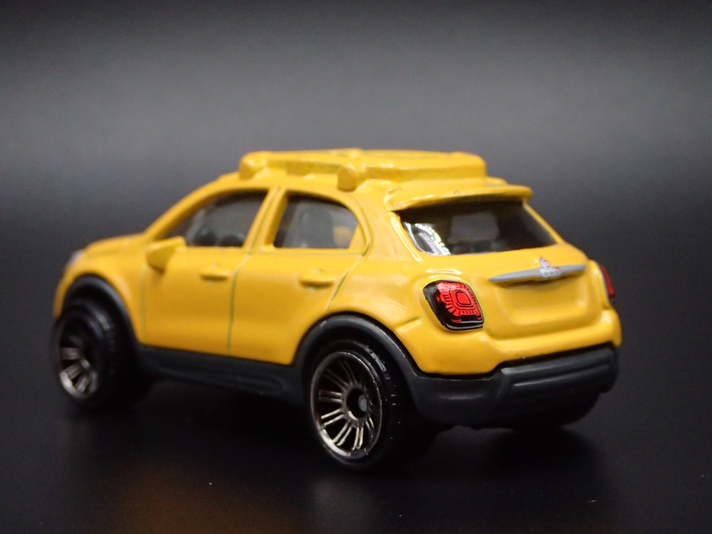 2015-2024 FIAT 500X 4 FOUR DOOR YELLOW 1/64 SCALE COLLECTIBLE DIECAST MODEL CAR