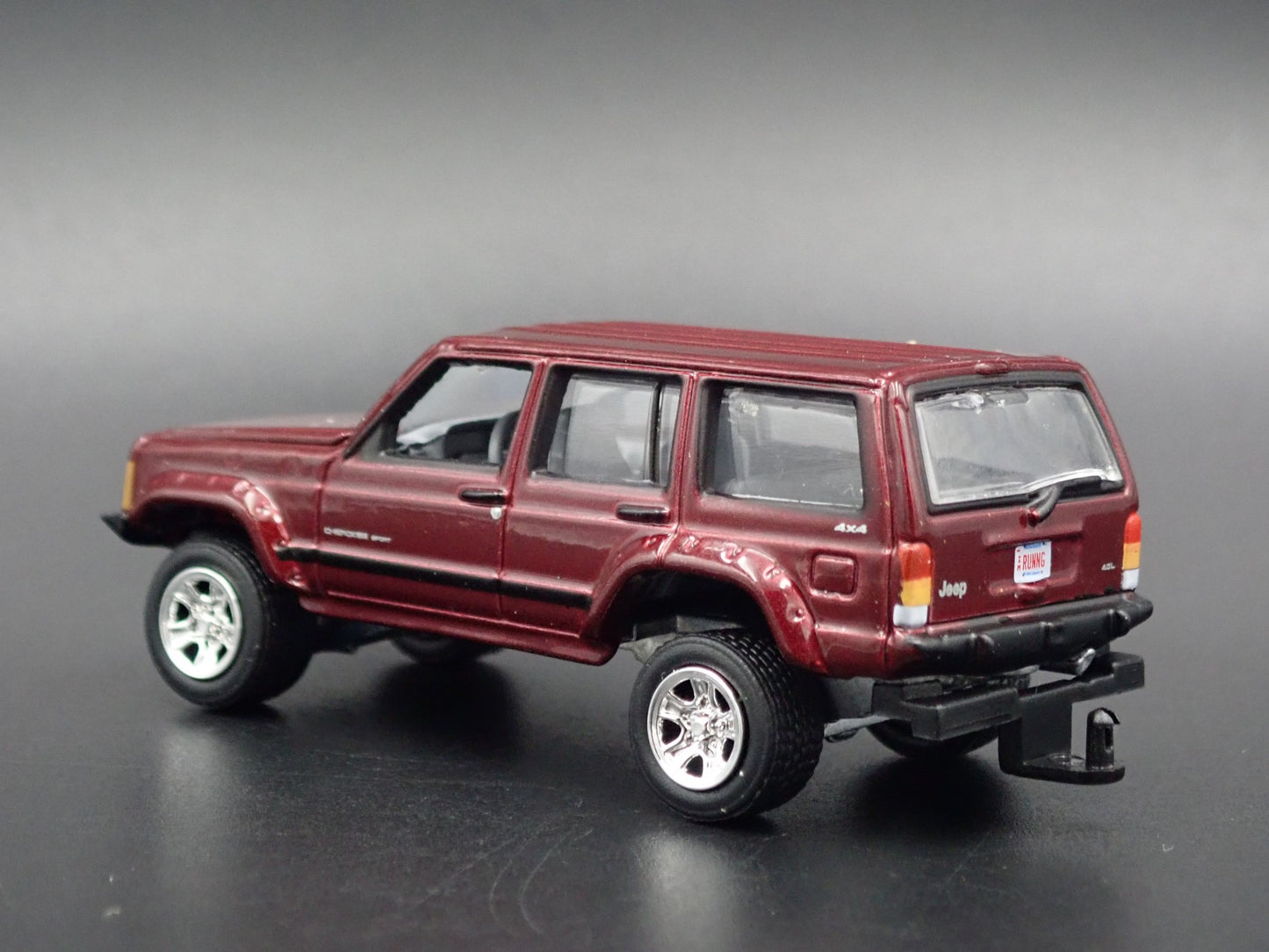 1984-2001 JEEP CHEROKEE XJ SPORT 4 DOOR W/ HITCH 1:64 SCALE DIECAST MODEL CAR