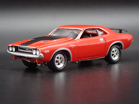 1970 70 DODGE CHALLENGER RT 1:64 SCALE COLLECTIBLE DIORAMA DIECAST MODEL CAR