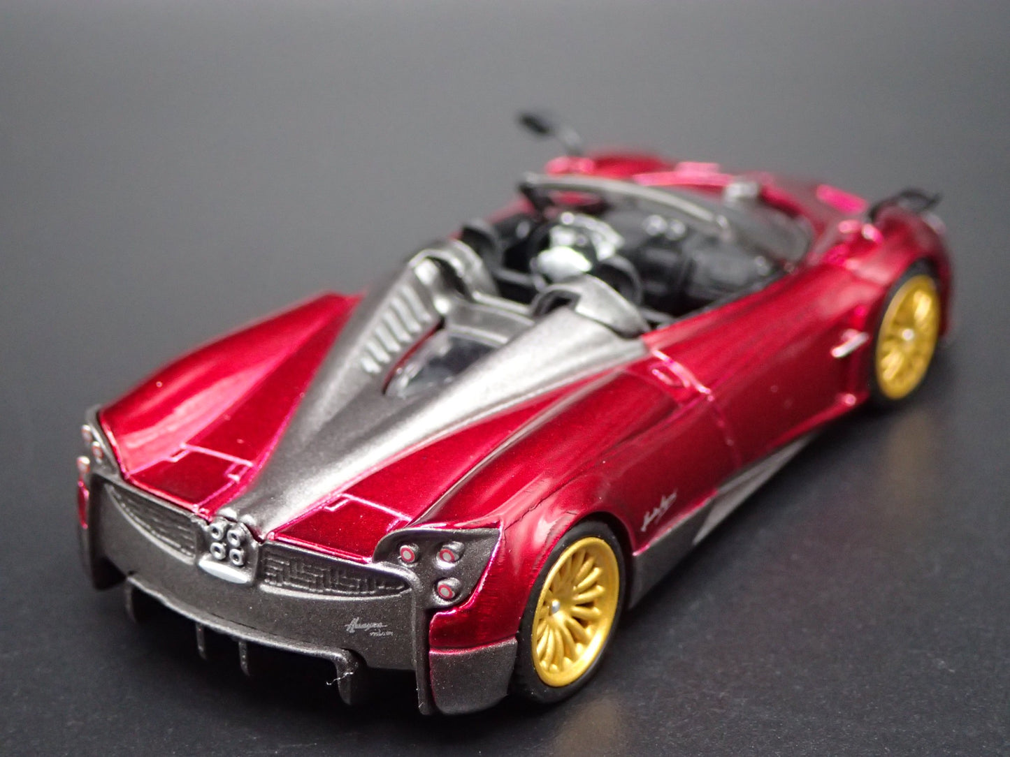 2017-2020 PAGANI HUAYRA ROADSTER SUPERCAR 1:64 SCALE DIORAMA DIECAST MODEL CAR