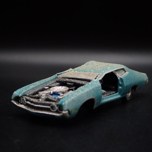 1970 70 FORD TORINO COBRA CUSTOM BARN FIND 1:64 SCALE DIORAMA DIECAST MODEL CAR