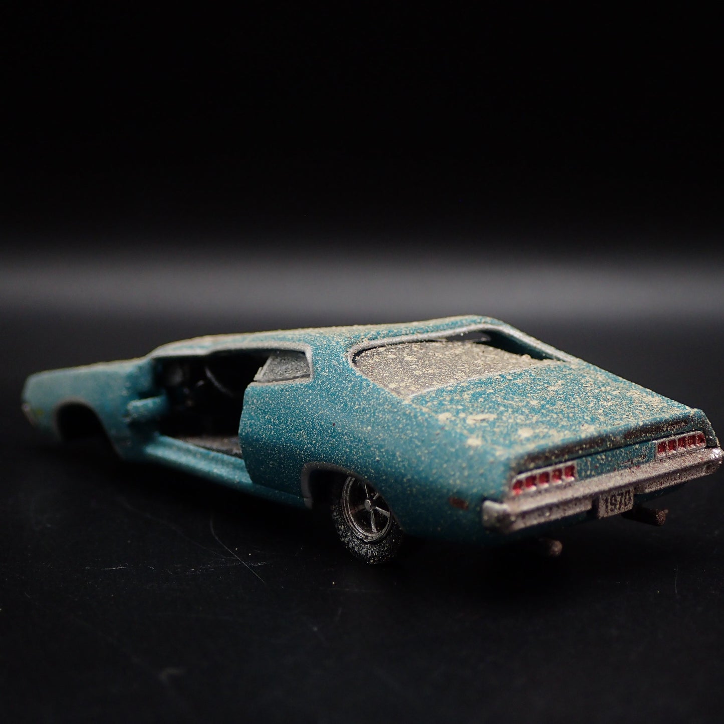 1970 70 FORD TORINO COBRA CUSTOM BARN FIND 1:64 SCALE DIORAMA DIECAST MODEL CAR