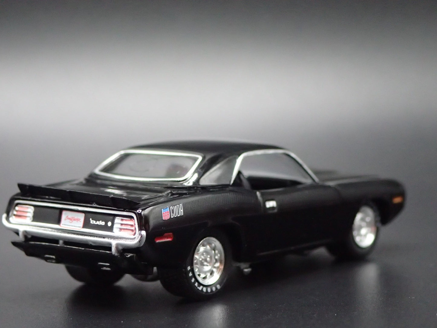 1970 70 PLYMOUTH AAR CUDA BLACK 1:64 SCALE COLLECTIBLE DIORAMA DIECAST MODEL CAR