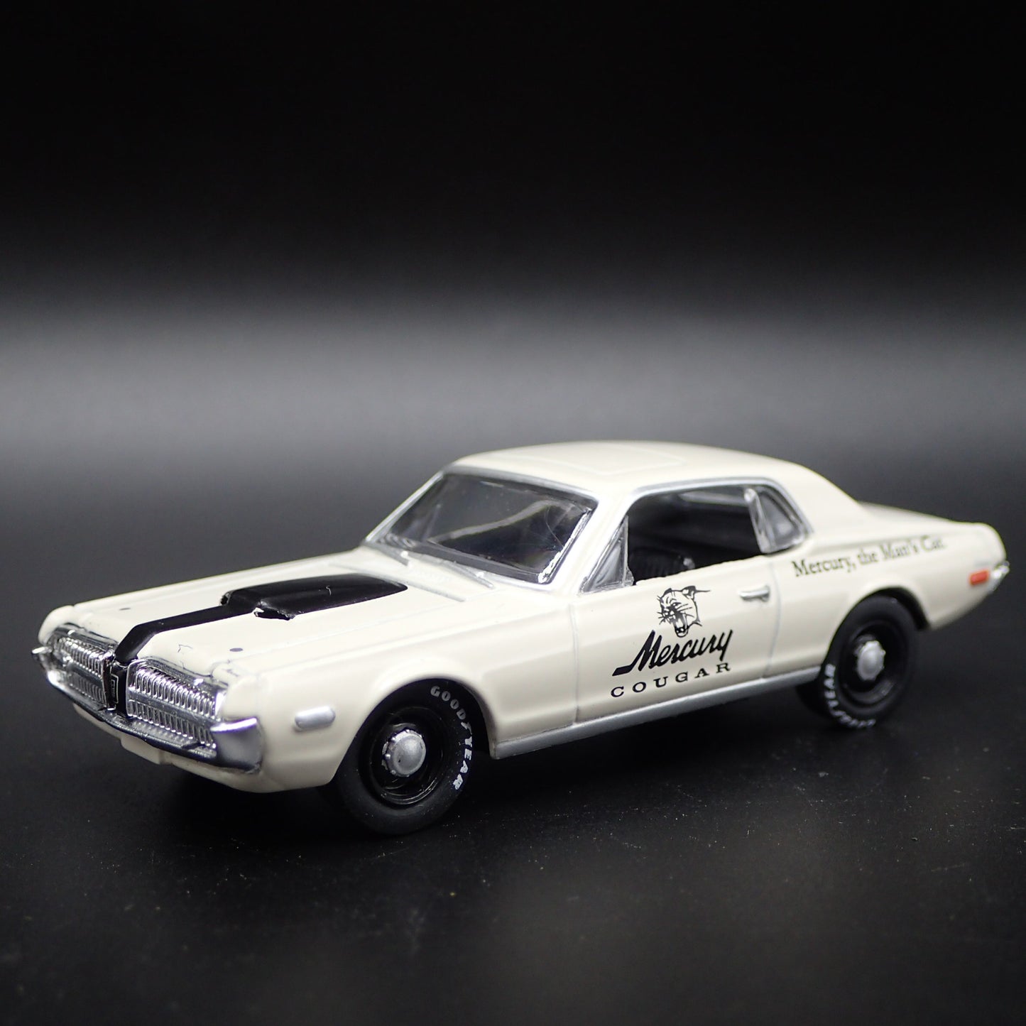1968 68 MERC MERCURY COUGAR R-CODE WHITE 1:64 SCALE DIORAMA DIECAST MODEL CAR