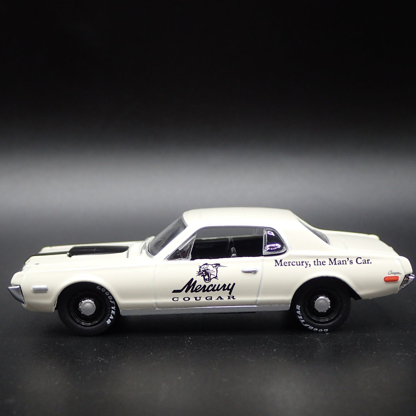 1968 68 MERC MERCURY COUGAR R-CODE WHITE 1:64 SCALE DIORAMA DIECAST MODEL CAR