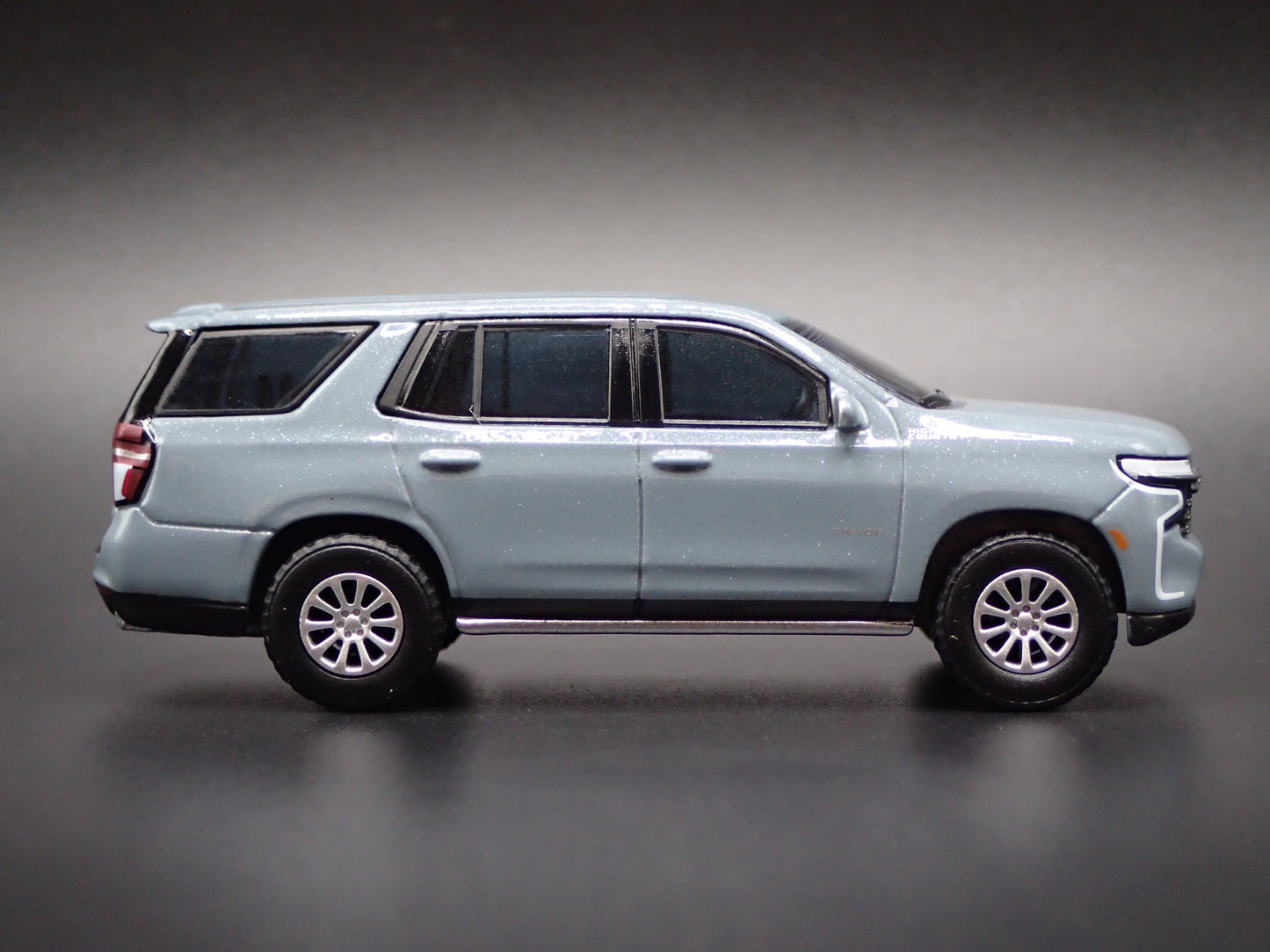 2021-2026 CHEVY CHEVROLET TAHOE 1:64 SCALE COLLECTIBLE DIORAMA DIECAST MODEL CAR
