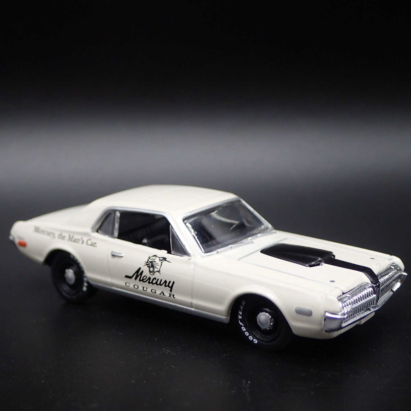 1968 68 MERC MERCURY COUGAR R-CODE WHITE 1:64 SCALE DIORAMA DIECAST MODEL CAR