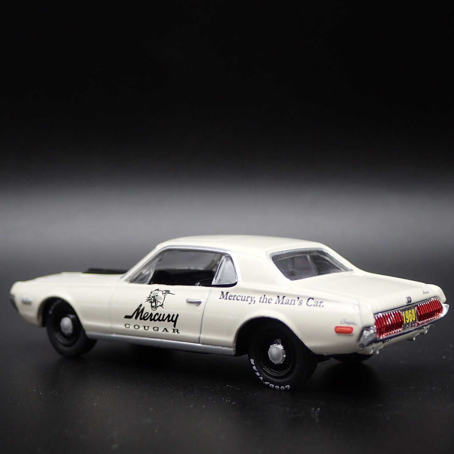 1968 68 MERC MERCURY COUGAR R-CODE WHITE 1:64 SCALE DIORAMA DIECAST MODEL CAR