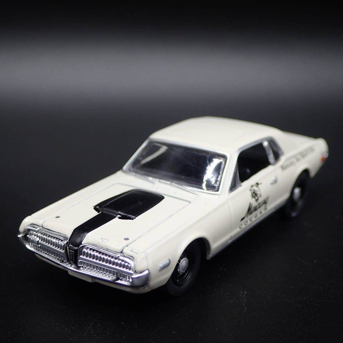 1968 68 MERC MERCURY COUGAR R-CODE WHITE 1:64 SCALE DIORAMA DIECAST MODEL CAR