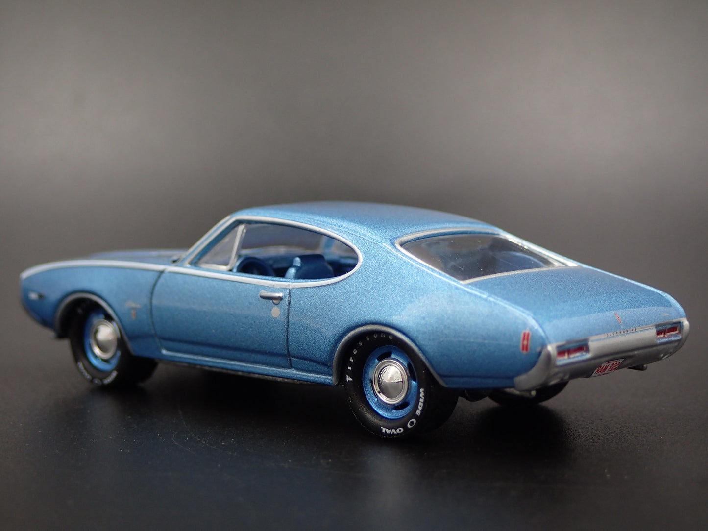 1968 68 OLDS OLDSMOBILE CUTLASS W31 RAM ROD 1/64 SCALE DIORAMA DIECAST MODEL CAR