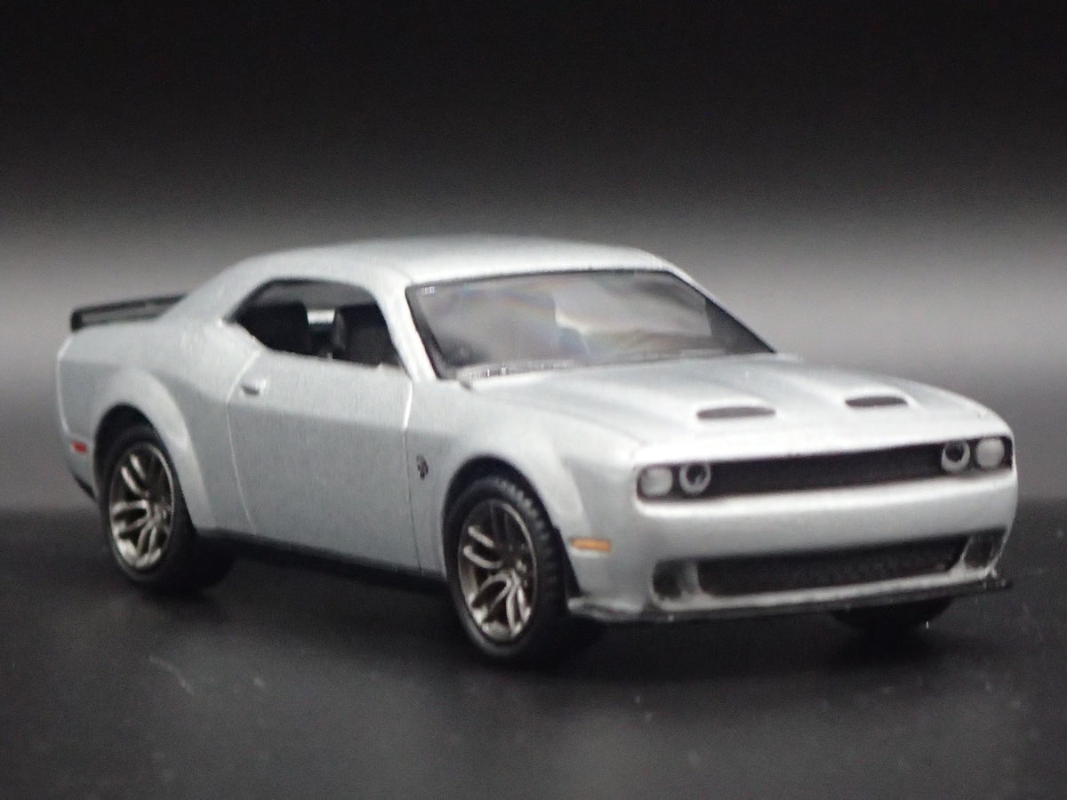 2019 19 DODGE CHALLENGER SRT HELLCAT REDEYE 1/64 SCALE DIORAMA DIECAST MODEL CAR-Burning Rubber Toy Company