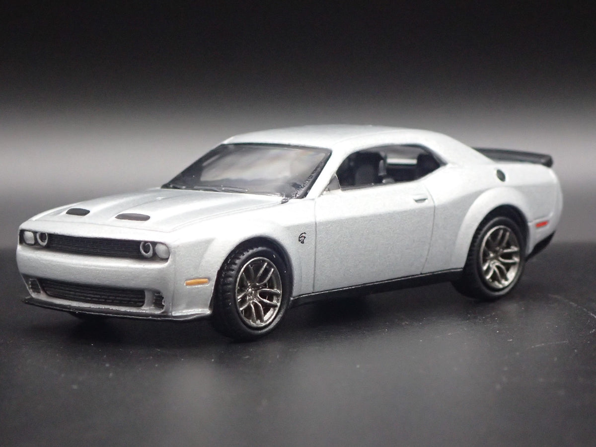 2019 19 DODGE CHALLENGER SRT HELLCAT REDEYE 1/64 SCALE DIORAMA DIECAST MODEL CAR-Burning Rubber Toy Company