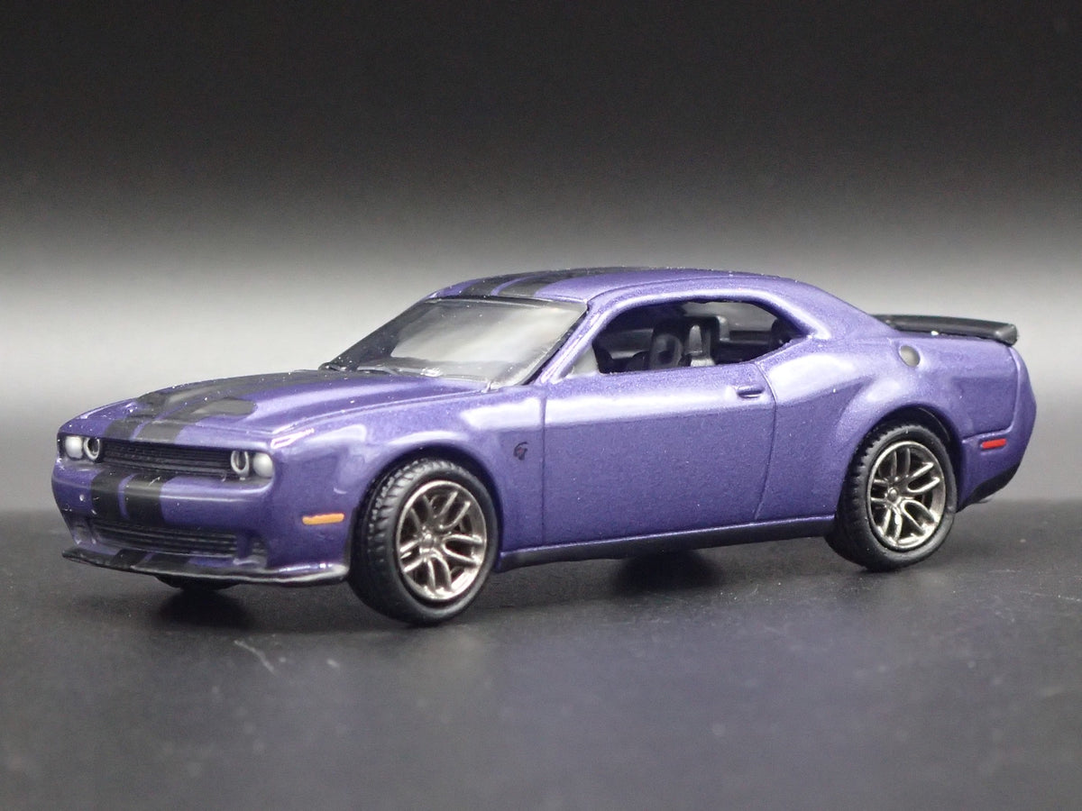 2019 19 DODGE CHALLENGER SRT HELLCAT REDEYE 1/64 SCALE DIORAMA DIECAST MODEL CAR-Burning Rubber Toy Company