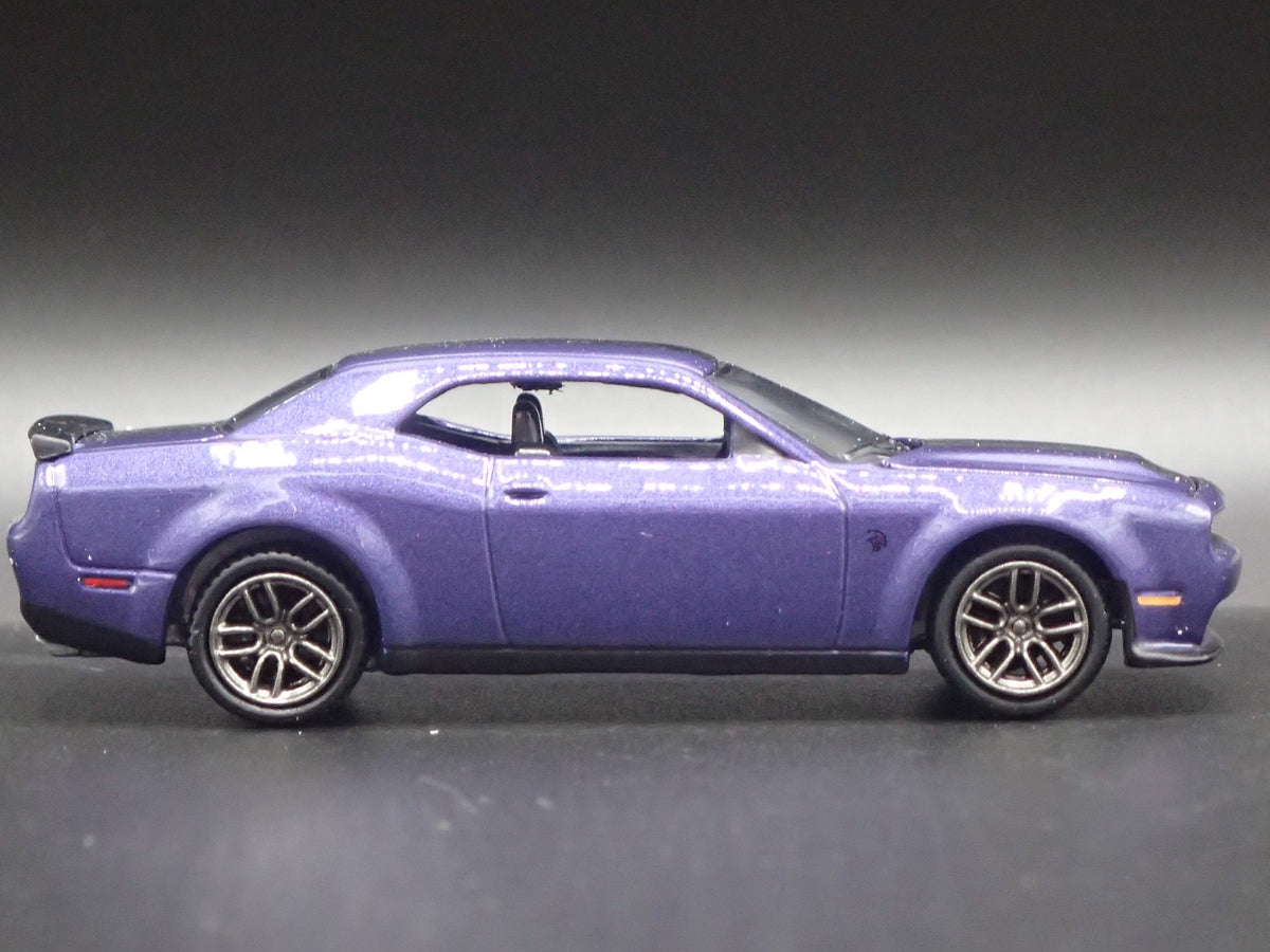 2019 19 DODGE CHALLENGER SRT HELLCAT REDEYE 1/64 SCALE DIORAMA DIECAST MODEL CAR-Burning Rubber Toy Company