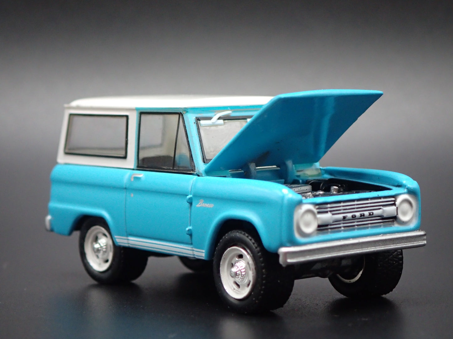 1966 66 FORD BRONCO SUV TEAL 1:64 SCALE COLLECTIBLE DIORAMA DIECAST MODEL CAR
