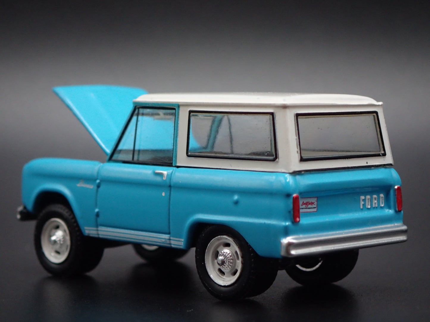 1966 66 FORD BRONCO SUV TEAL 1:64 SCALE COLLECTIBLE DIORAMA DIECAST MODEL CAR