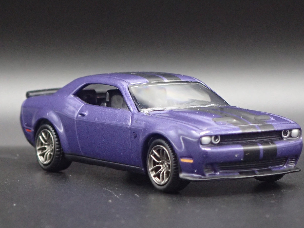 2019 19 DODGE CHALLENGER SRT HELLCAT REDEYE 1/64 SCALE DIORAMA DIECAST MODEL CAR-Burning Rubber Toy Company